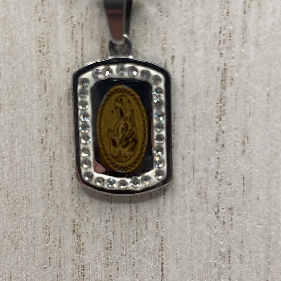 Virgen Necklace - Picture 4 of 5
